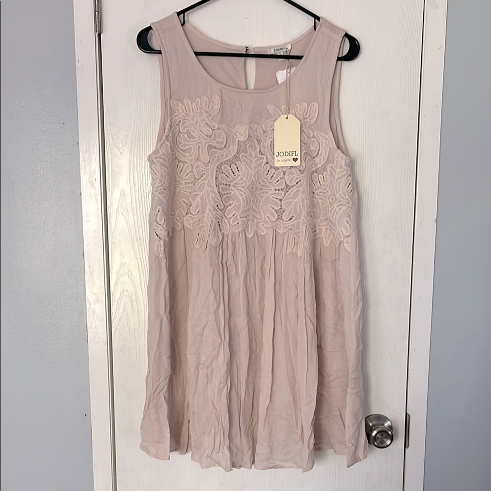 JODIFL Blush Sleeveless Lace Dress (SMALL)